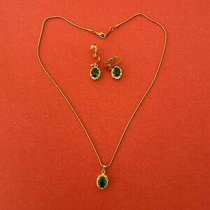 Set necklace and earrings (green and gold)